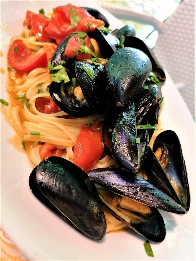 Hotel Ristorante Amitrano Помпей Екстериор снимка