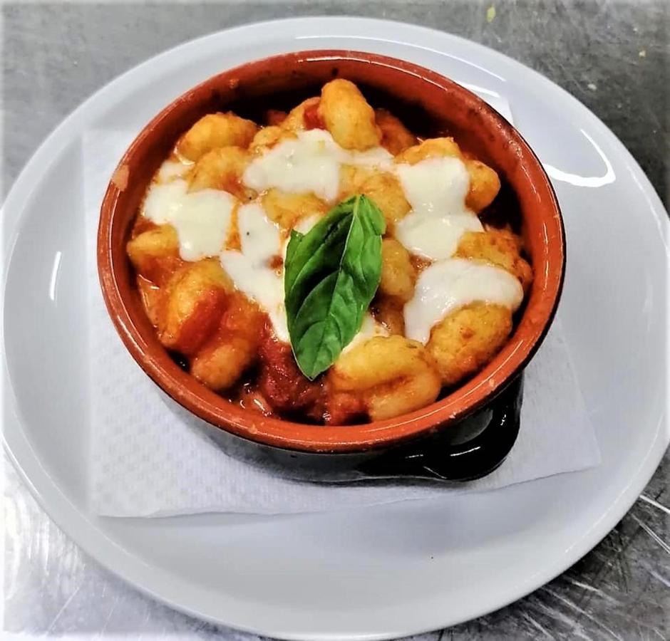 Hotel Ristorante Amitrano Помпей Екстериор снимка