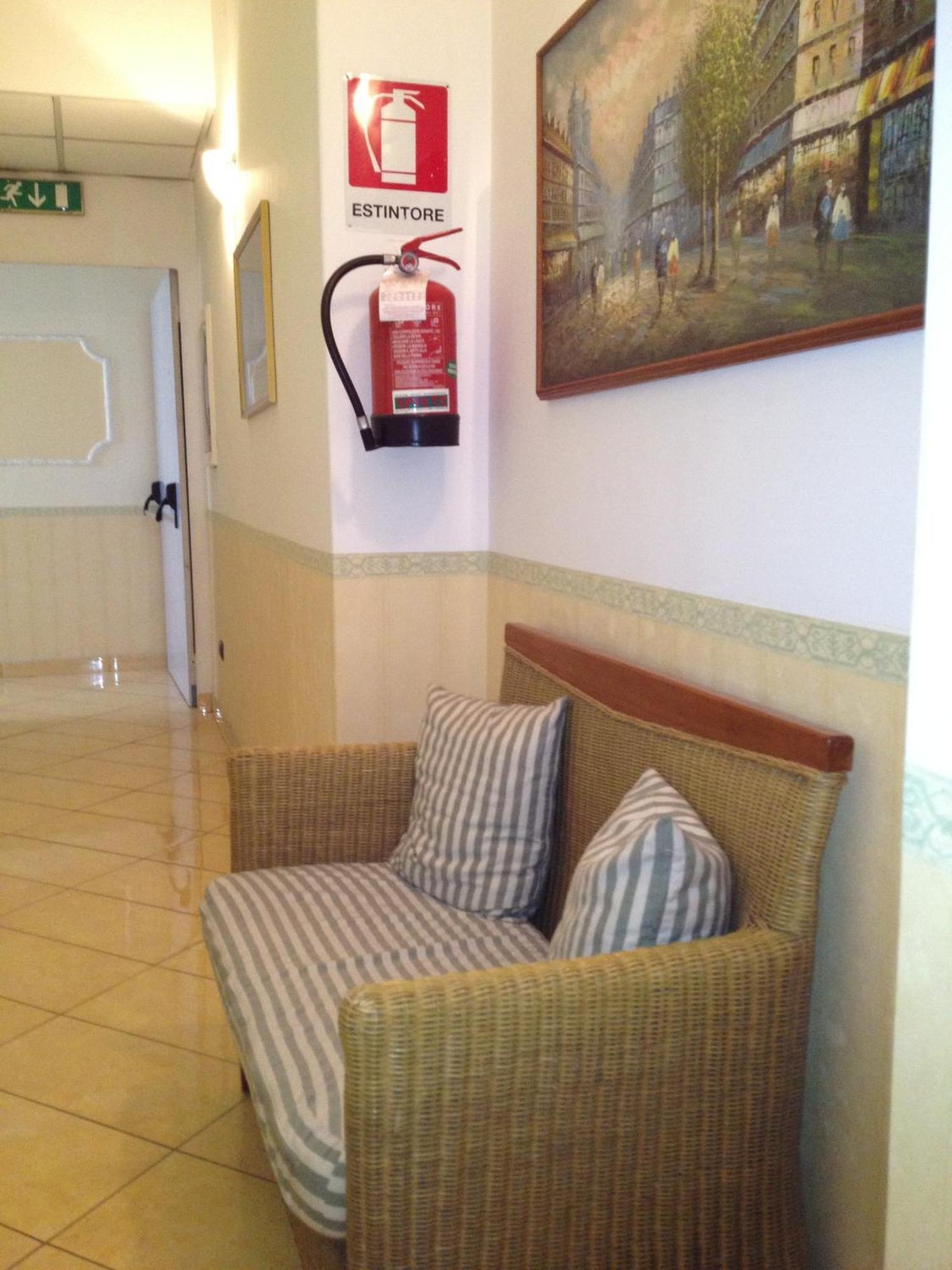 Hotel Ristorante Amitrano Помпей Екстериор снимка