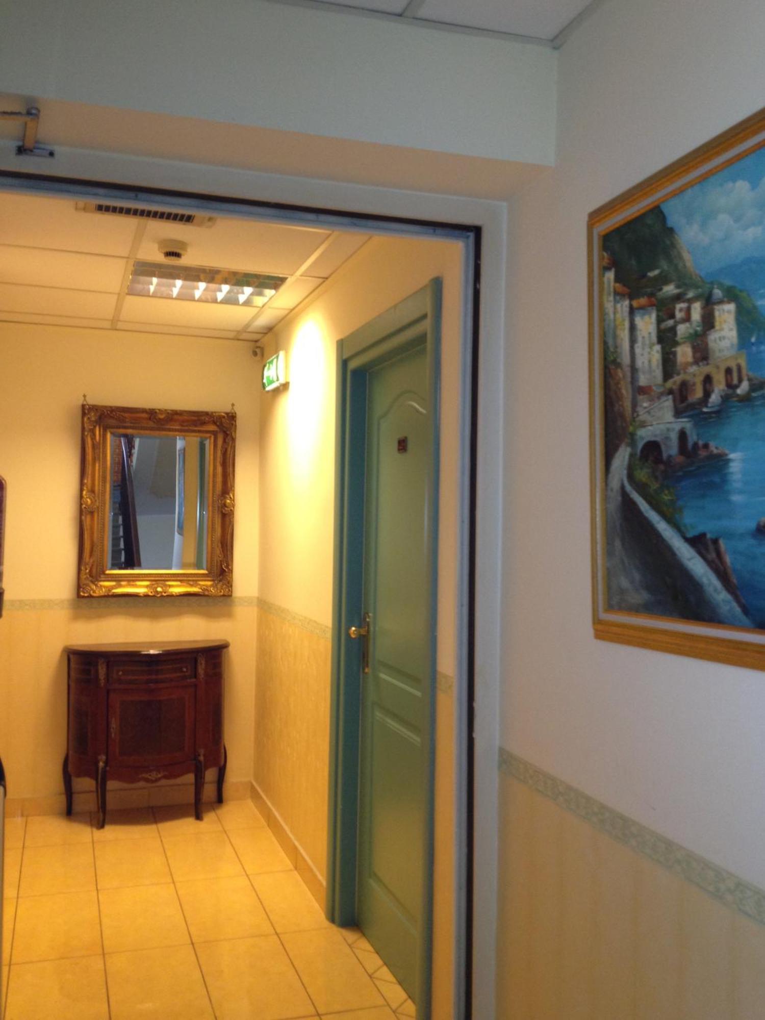 Hotel Ristorante Amitrano Помпей Екстериор снимка