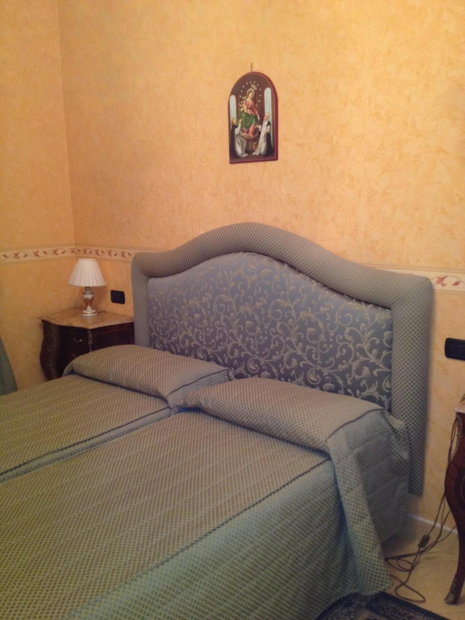 Hotel Ristorante Amitrano Помпей Екстериор снимка