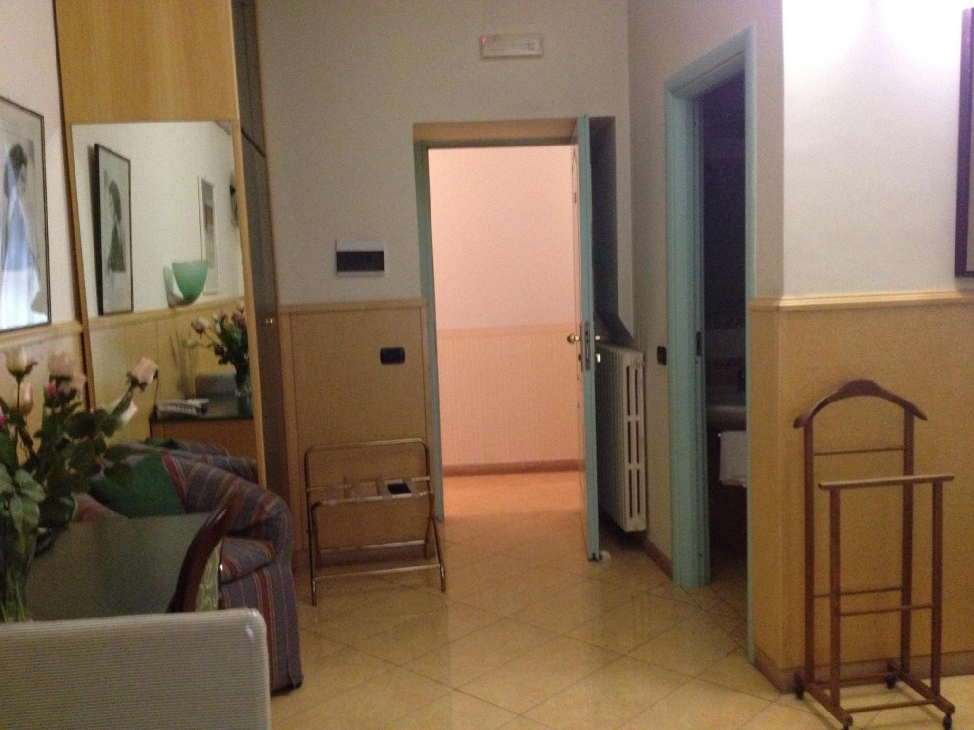 Hotel Ristorante Amitrano Помпей Екстериор снимка