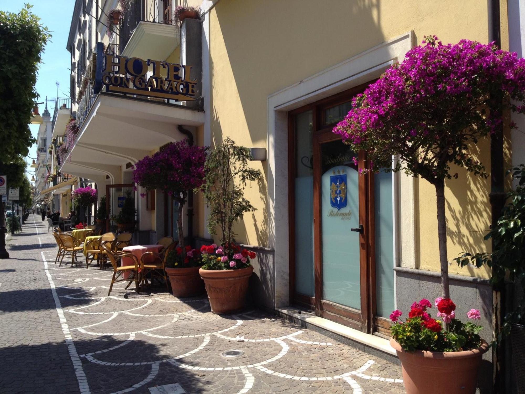Hotel Ristorante Amitrano Помпей Екстериор снимка