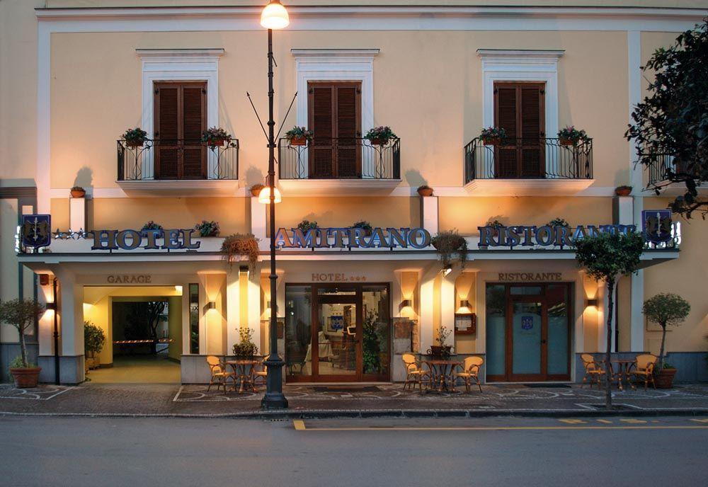 Hotel Ristorante Amitrano Помпей Екстериор снимка